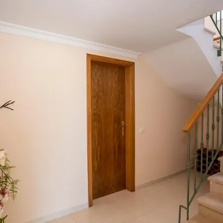 Amora Hill Villa *